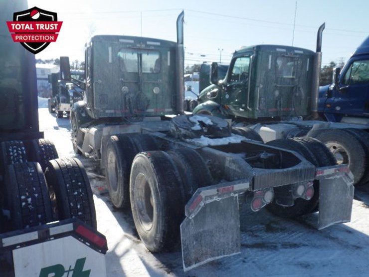 2019-peterbilt-579-image-12