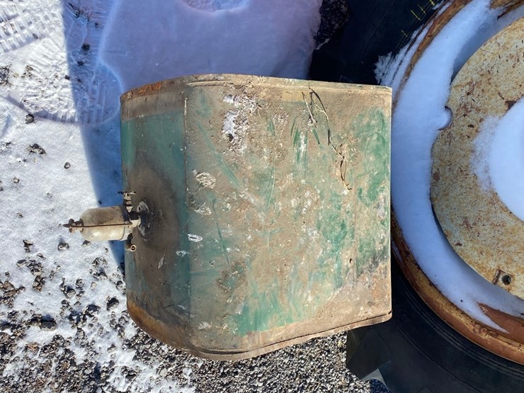 oliver-70--standard-gas-tractor-with-sheet-metal-image-26