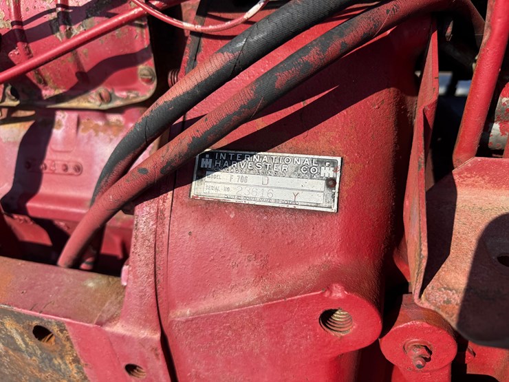 1965-international-706-image-28