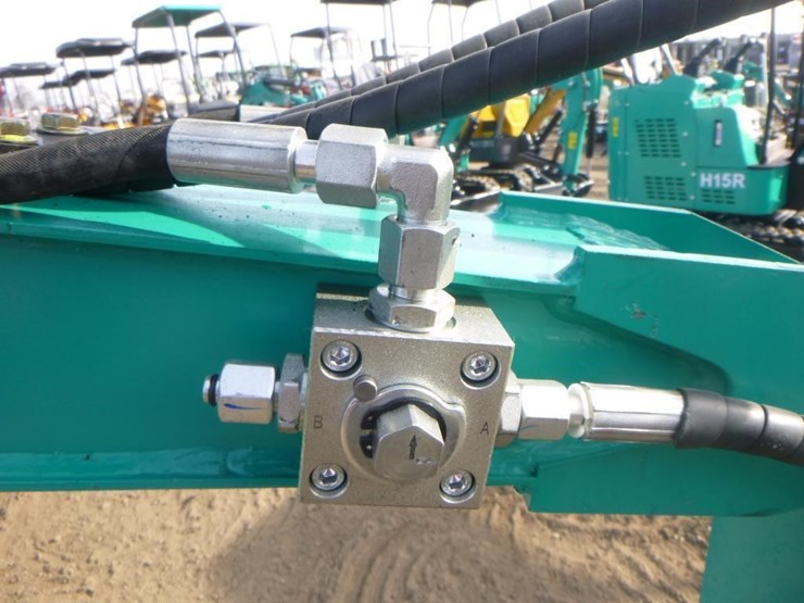 2025-agt-qk16r-hydraulic-excavator-image-13