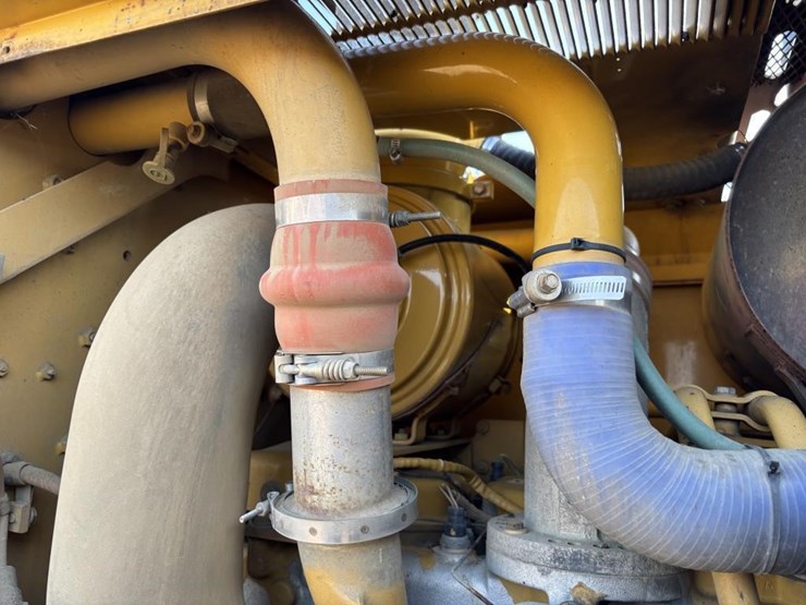 2005-caterpillar-143h-image-69