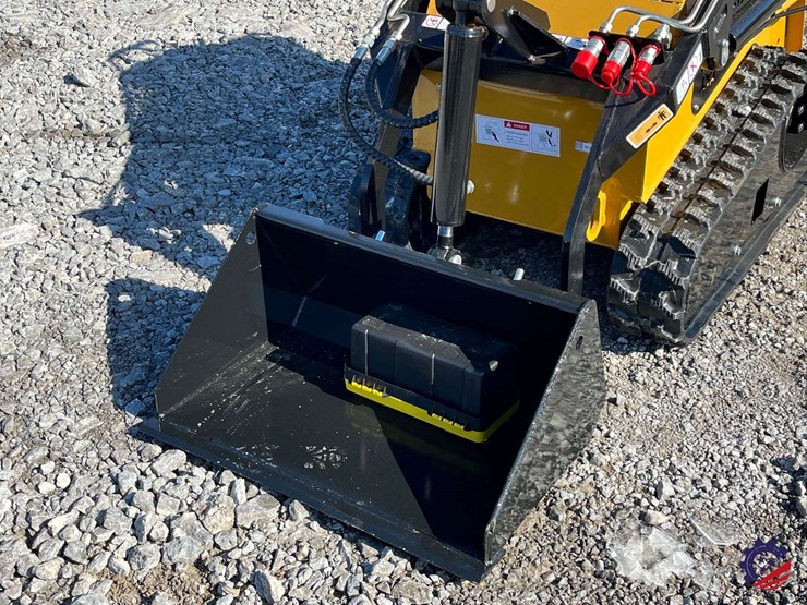 2026-agt-mx-crt23-compact-track-loader-mini-skid-steer-image-14