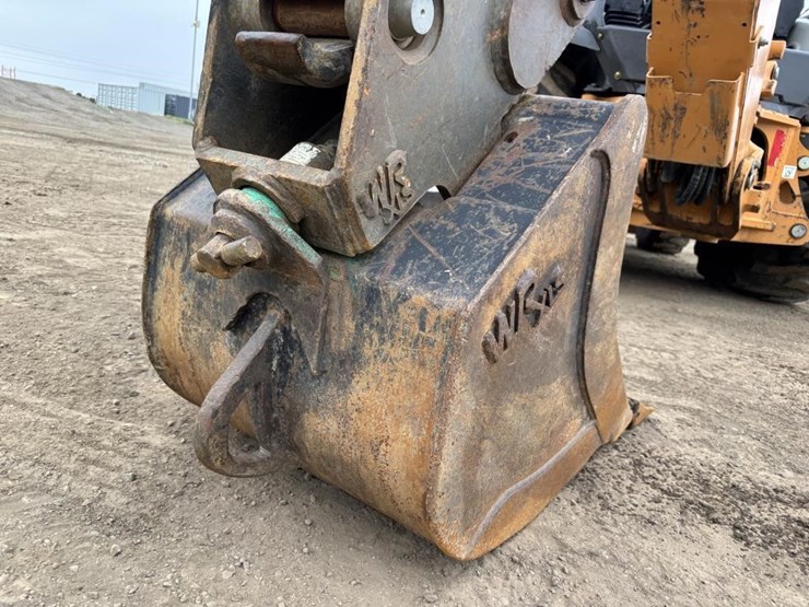 2018-case-580sn-image-17