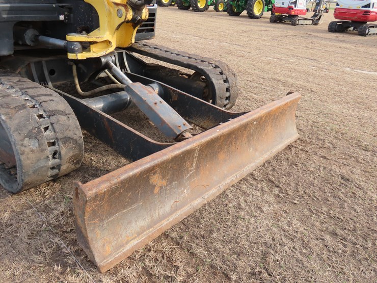 2016-yanmar-vio45-image-5