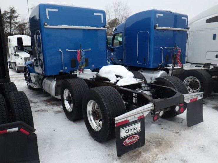 2020-peterbilt-579-image-12