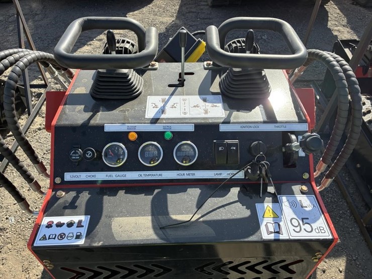 2025-sdlool-sl380r-skid-steer-loader-image-8