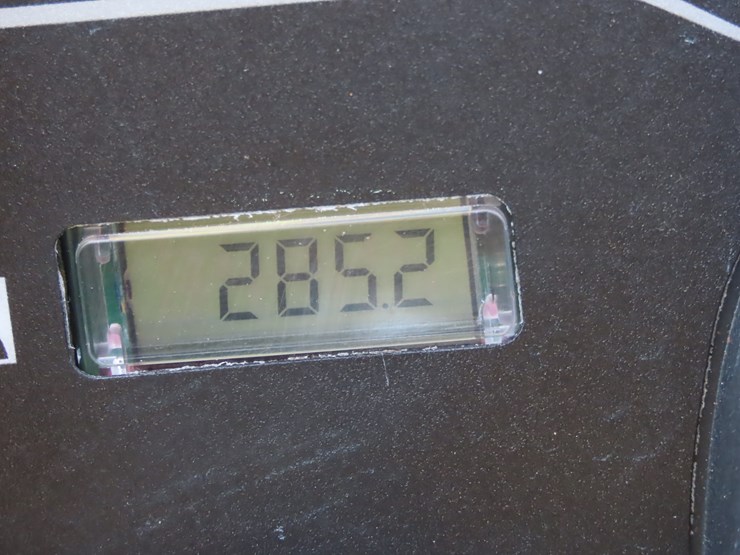 2024-john-deere-tx-4x2-image-14