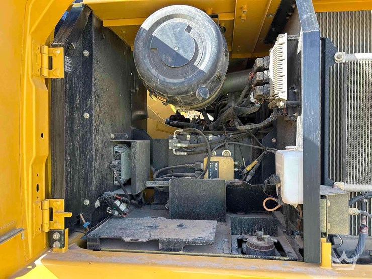 2015-john-deere-350g-excavator-image-9