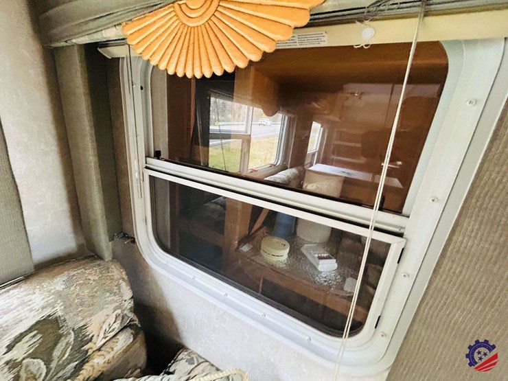 2003-forest-river-wildcat-28rk-t/a-camper-gooseneck-trailer-image-86