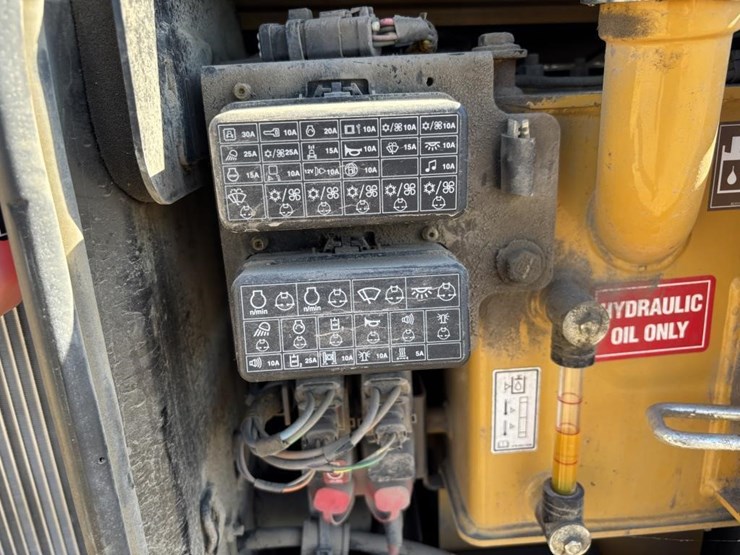 2022-caterpillar-303.5-image-45