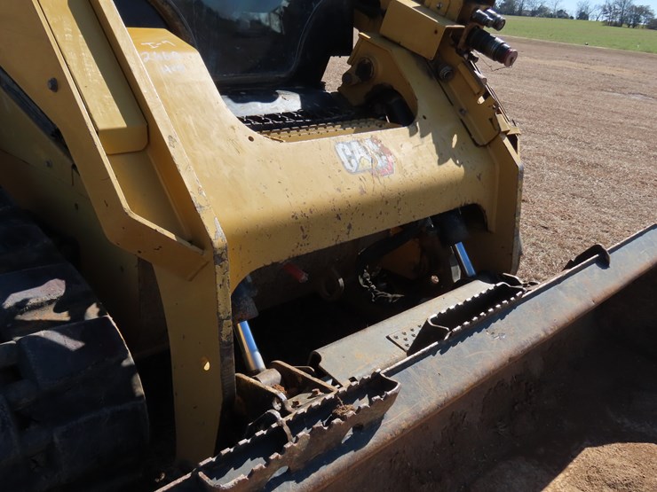 2021-caterpillar-299d3-image-4