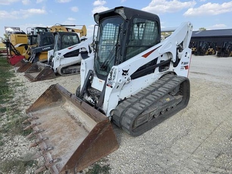2022-bobcat-t770-image-1