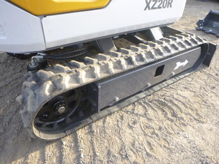 2025-agt-xz20r-hydraulic-excavator-image-26