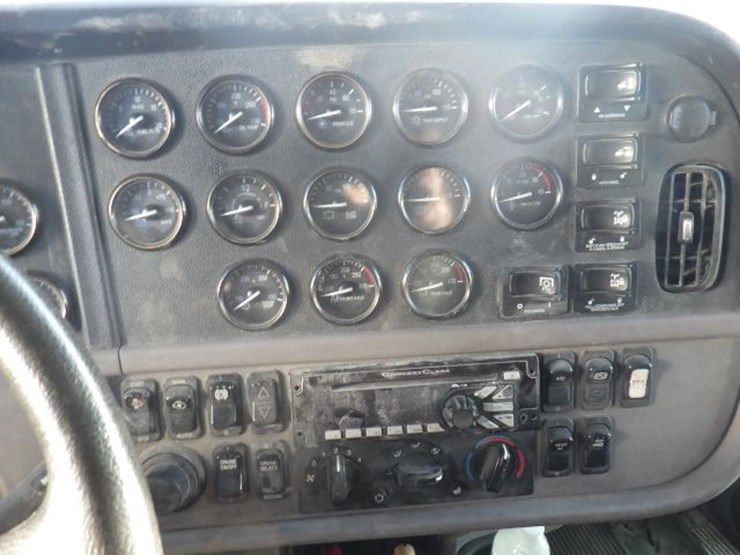 2014-peterbilt-386-image-18