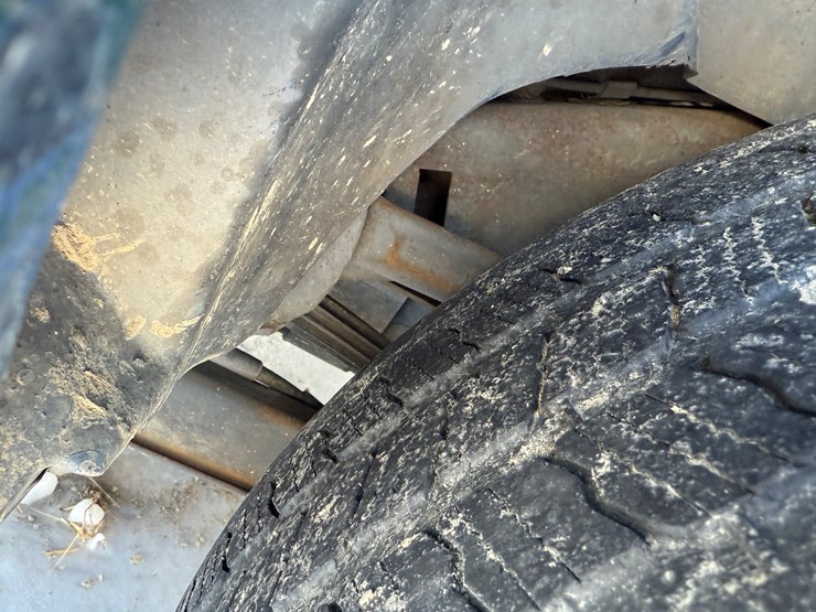 2004-chevrolet-tahoe-image-6