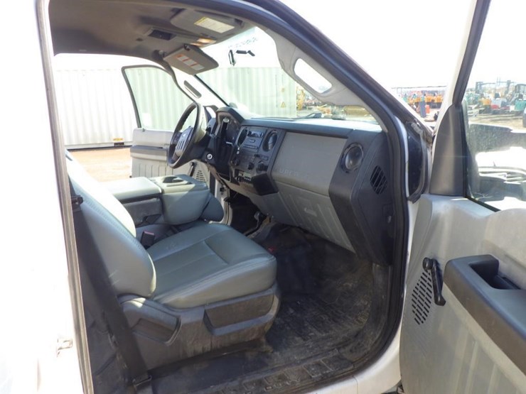 2012-ford-f550-image-6