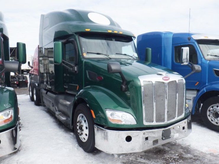 2019-peterbilt-579-image-3