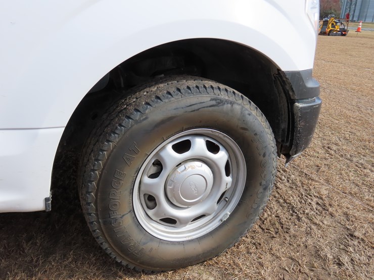 2019-ford-f150-xl-image-3