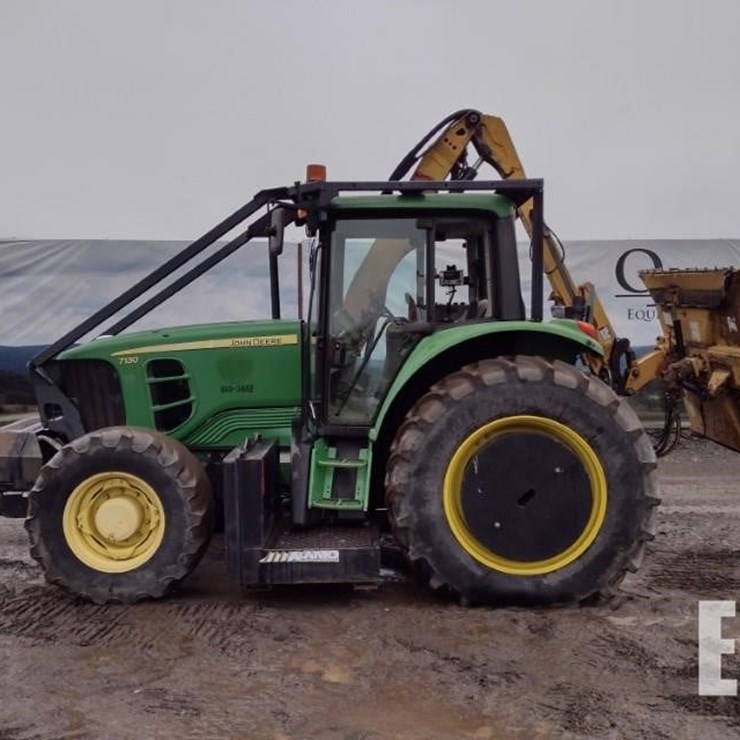 2010 JOHN DEERE 7130