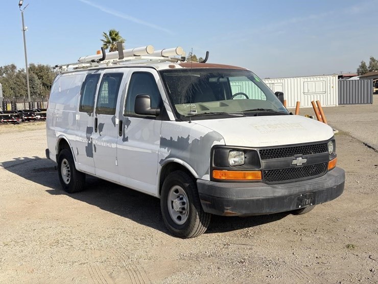 2007-utility-van-image-2