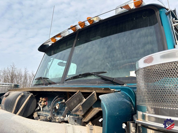 2021-western-star-4900ex-image-47
