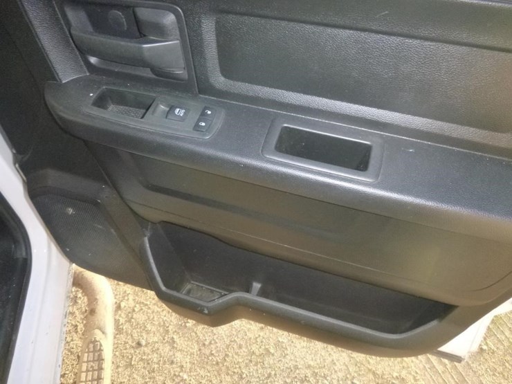 2014-dodge-1500-image-16