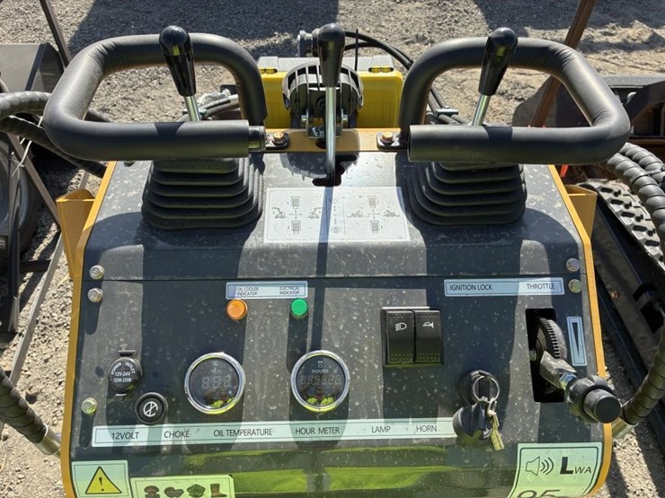 2025-sdlanch-sdll60-skid-steer-loader-image-8