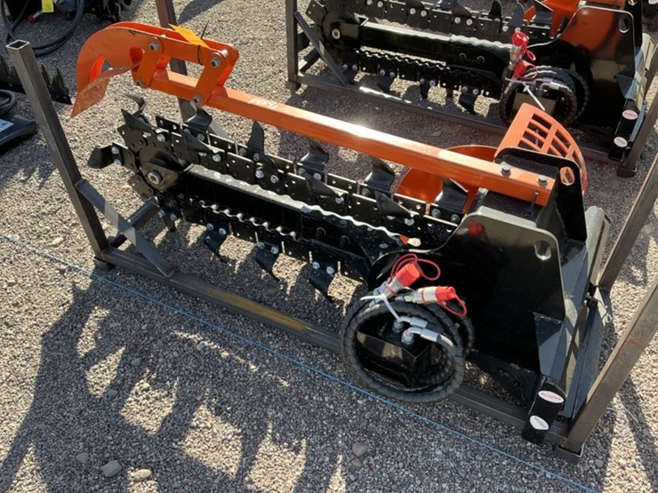 2025-giyi-gy-x39f-trencher-for-stand-up-skid-steer-image-2