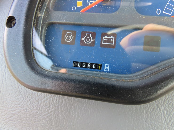 2008-new-holland-t2420-image-15