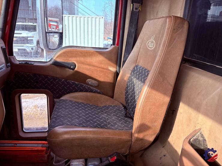 2017-mack-granite-gu713-image-53