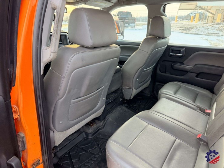 2015-chevrolet-silverado-3500hd-image-22