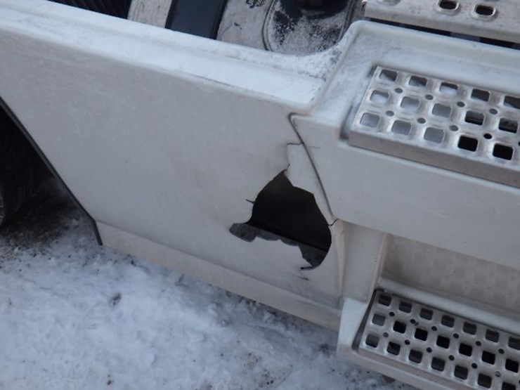 2018-volvo-vnl-300-image-5