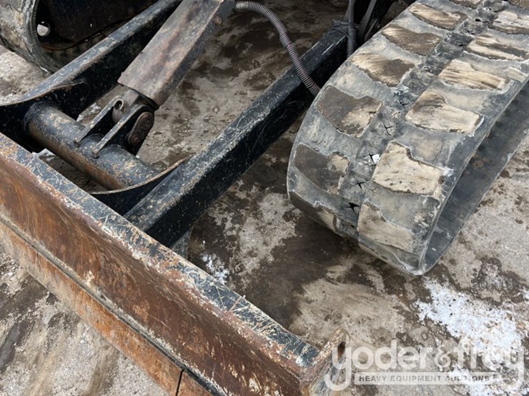 caterpillar-305-image-23