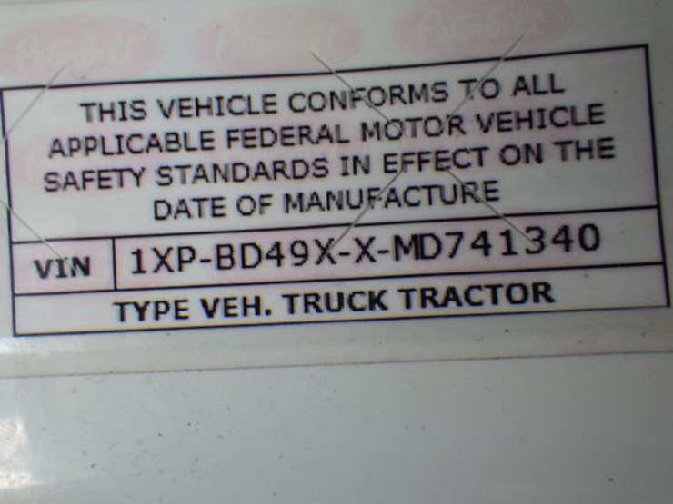 2021-peterbilt-579-image-23