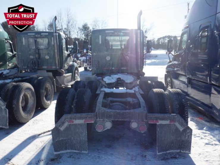 2019-peterbilt-579-image-9