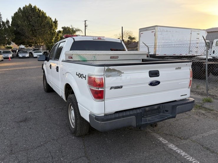 2013-ford-f150-xl-image-2