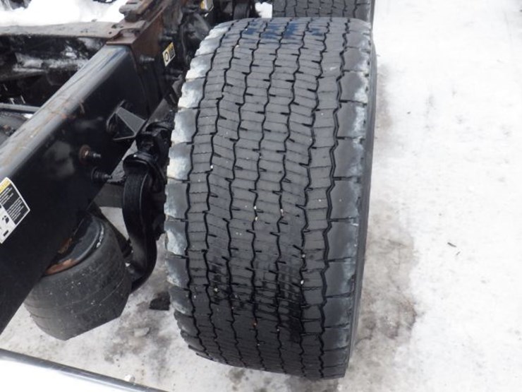 2020-peterbilt-579-image-9