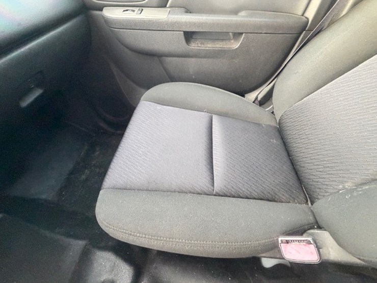 2012-chevrolet-tahoe-image-38