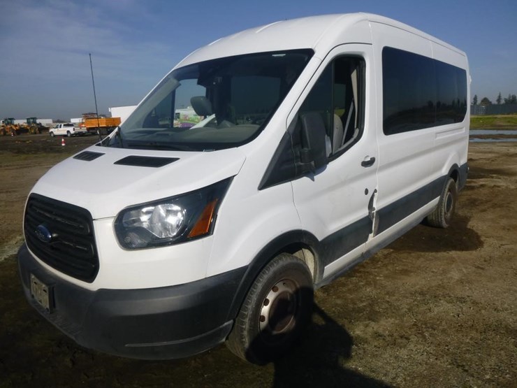 2019-ford-transit-image-1