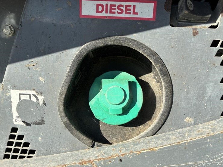 2019-takeuchi-tl10v2-image-12