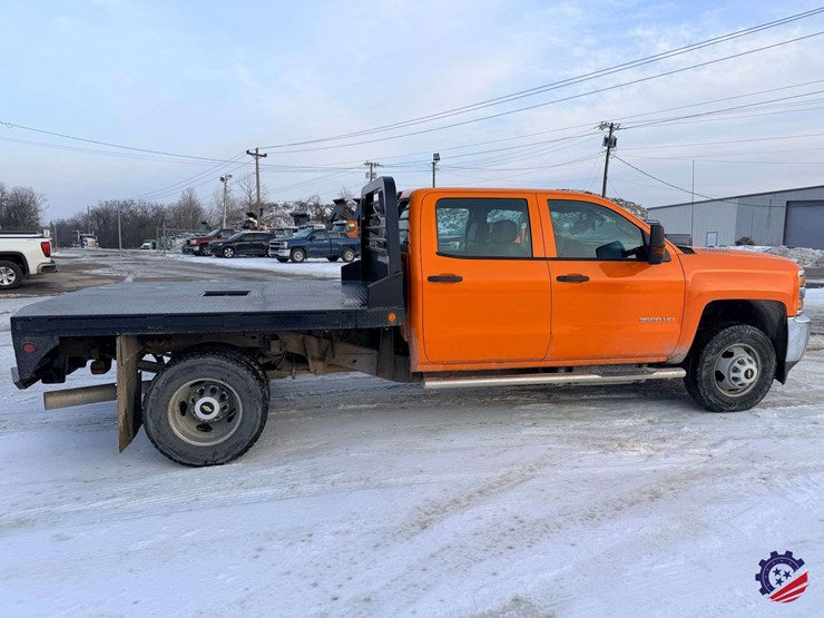 2015-chevrolet-silverado-3500hd-image-7