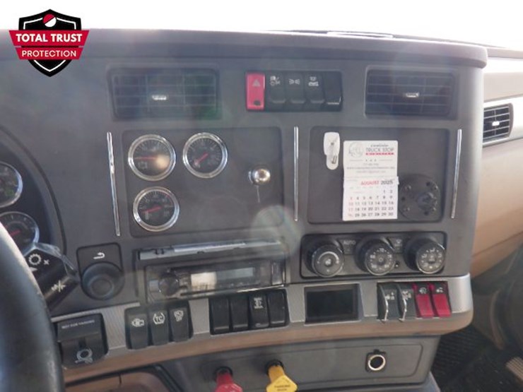 2020-kenworth-t680-image-21
