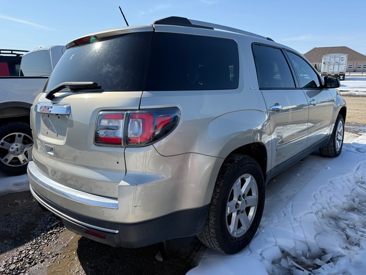 2015-gmc-acadia-sle-image-3