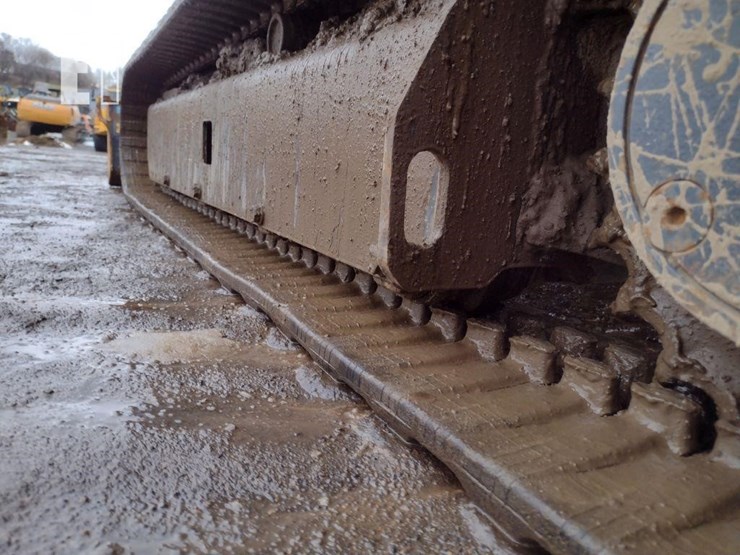 2014-hitachi-zx35u-image-31