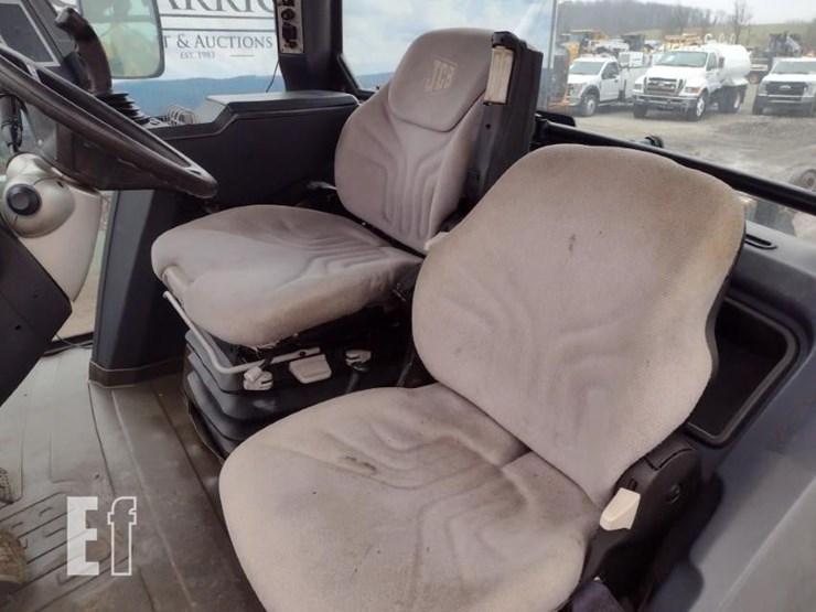 jcb-fastrac-8250-image-15