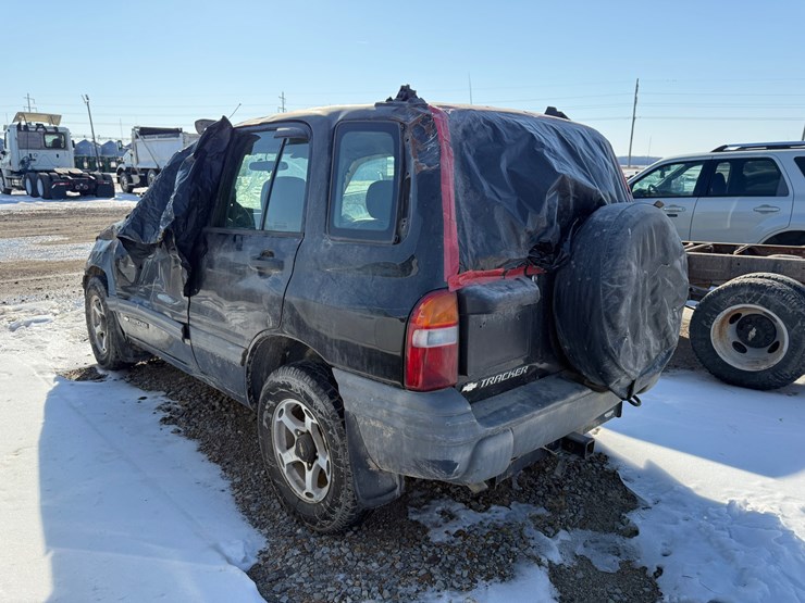 2001-chevrolet-tracker-image-5