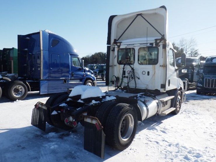 2019-freightliner-cascadia-116-image-7