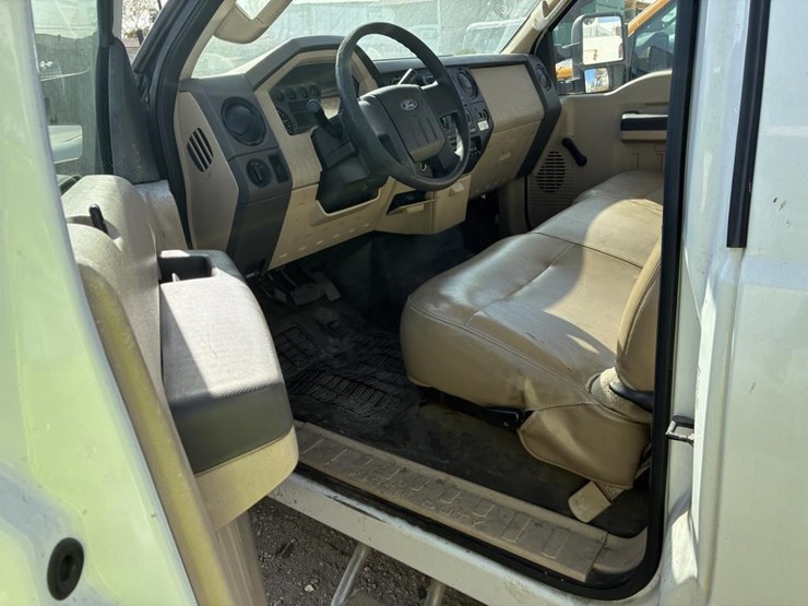 2008-ford-f350-image-11