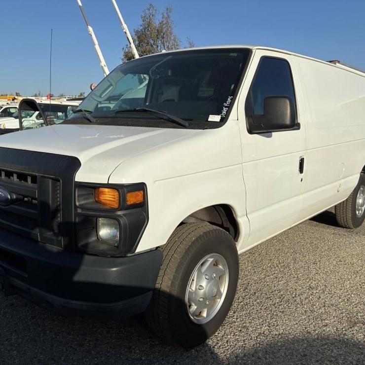 2010 FORD E350
