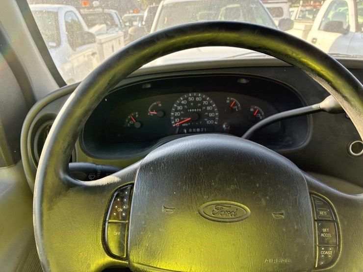 2001-ford-e250-image-15